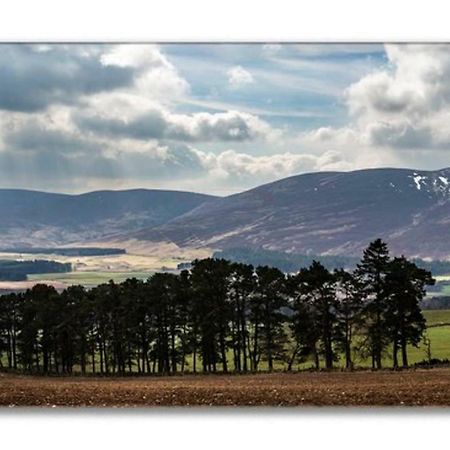 Traditional Family Home In Royal Deeside Aboyne Exterior foto